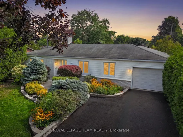 2713 Dupont St, Ottawa, ON K1V 8N2