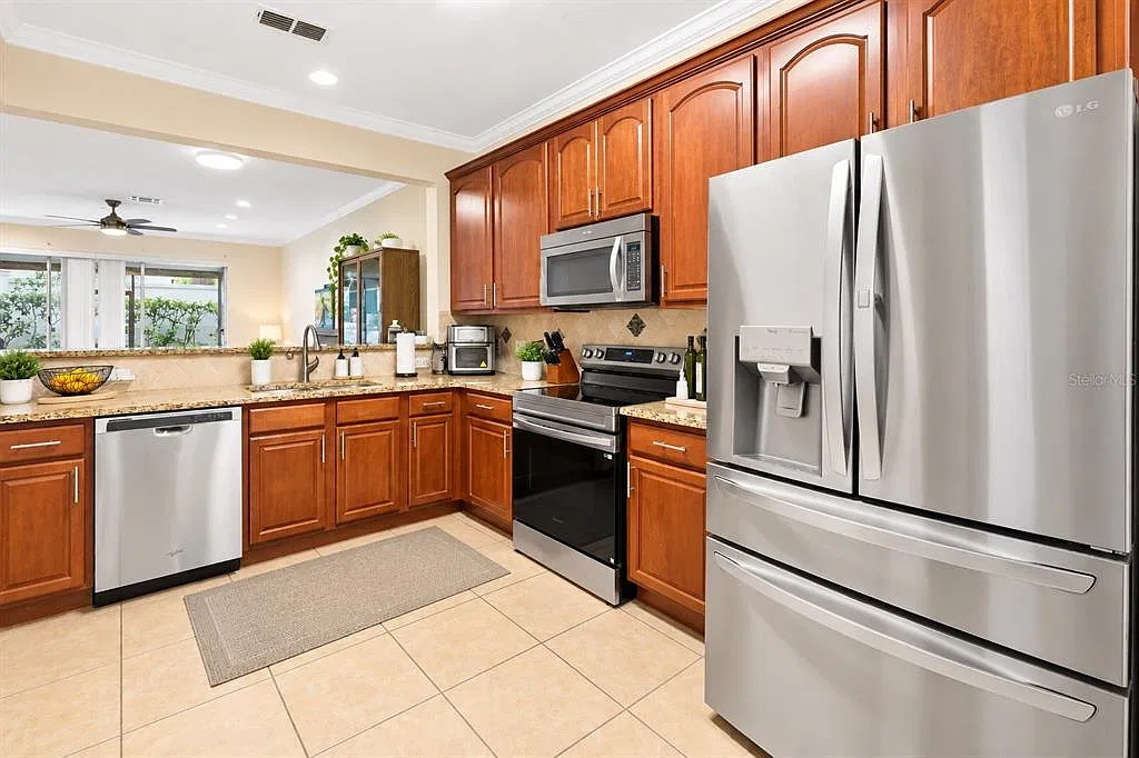 3 bed, 2.5 bath, 1672 sqft, $2,550 — Photo 4