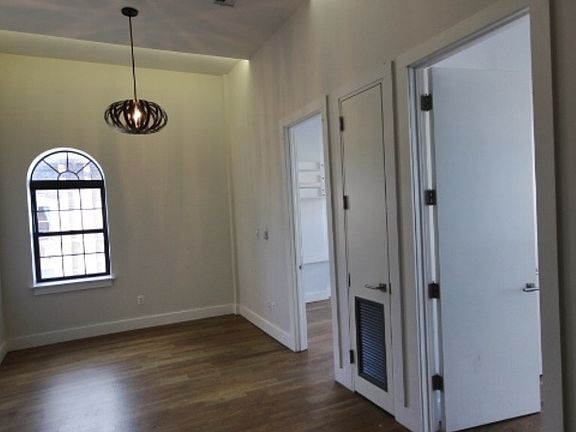 2nd image of 148 Wyckoff Ave