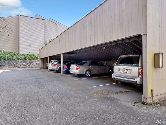 3rd image of 6817 137th Pl NE APT 450