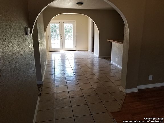 3rd image of 6734 Spring Hollow Dr