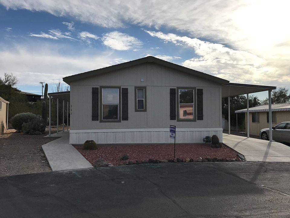 Exterior with 2 Awn