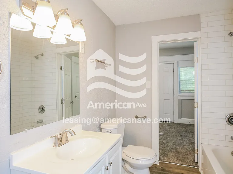 614401_013_wm_-_bathroom_13184346.jpg