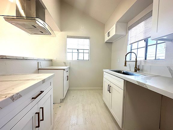 2nd image of 745 Newport Ave APT 4