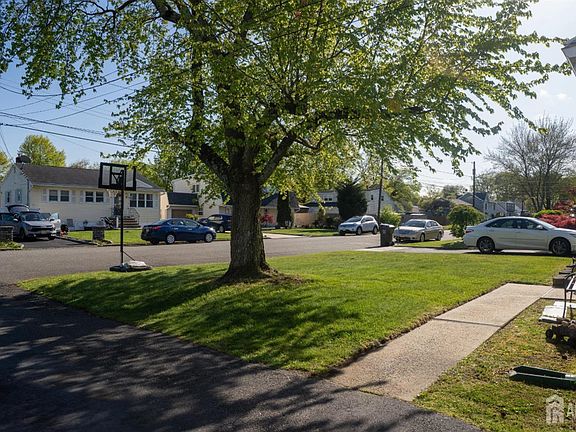 2nd image of 55 W Iselin Pkwy