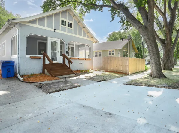 910 11th St S, Fargo, ND 58103