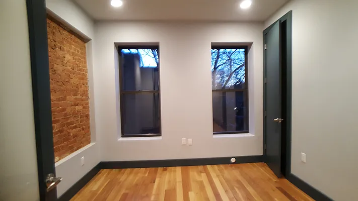 Rented by Evergreen Apartments BK | media 35