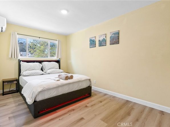 santa-ana-california-448100967 picture