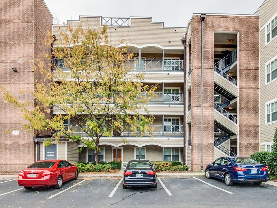 303 Criddle St #212