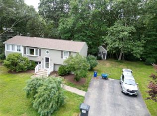 47 Pinoak Dr, Exeter, RI 02822