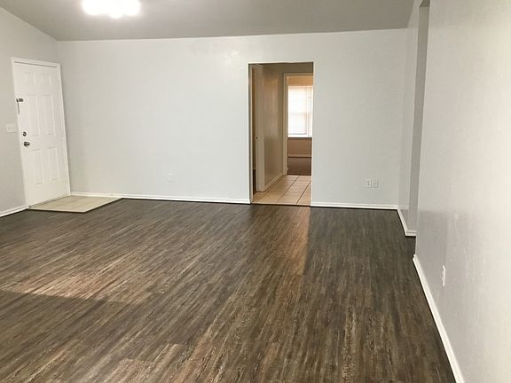 3rd image of 1404 Concord Dr