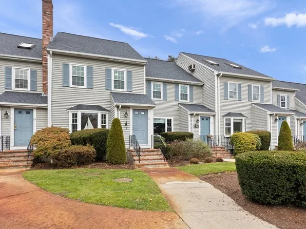 91 Village St, South Easton, MA 02375
