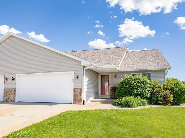 1541 Radhika St, Fort Atkinson, WI 53538