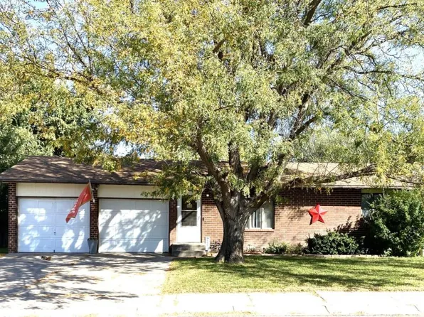 2910 Loraine Pl, Garden City, KS 67846