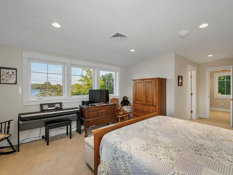 2 Lake St #B — Photo 33