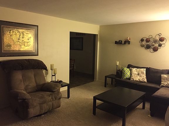 3rd image of 909 Desoto Dr