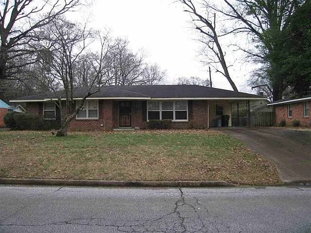 3 bed, 2.0 bath, 1396 sqft, $1,550 — Photo 1