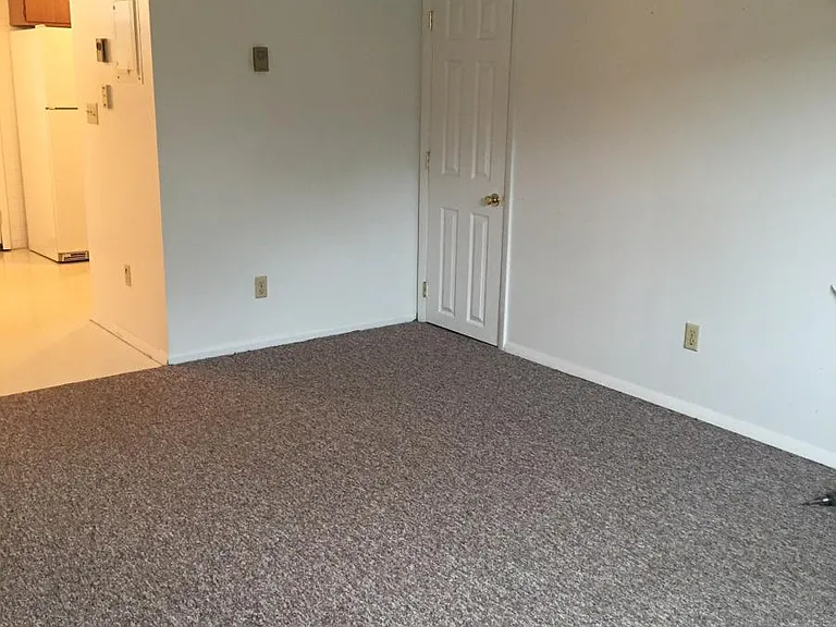 550 S Clayton Rd — Photo 10