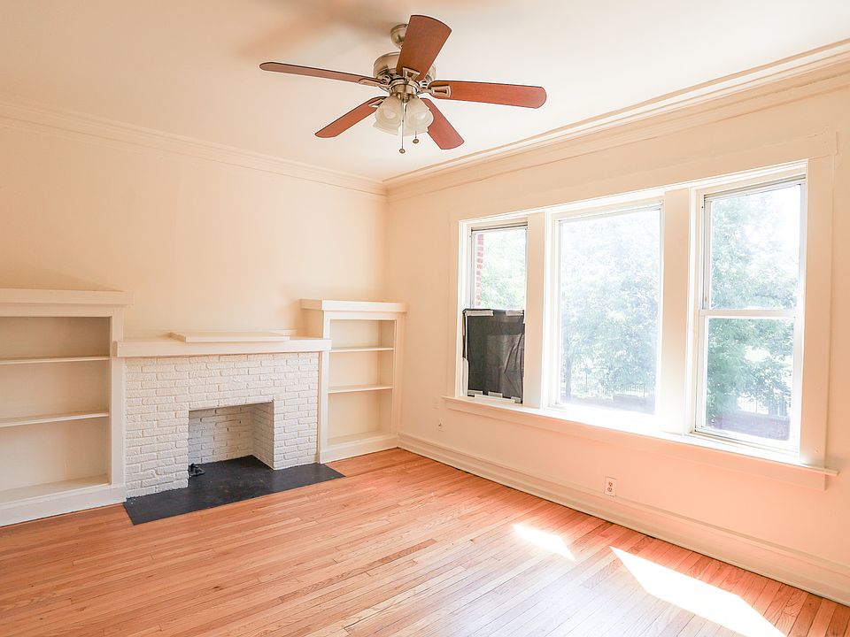1st image of 1250 W Montrose Ave #112