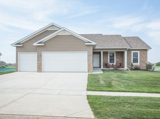 22 Blackstone Way, Le Claire, IA