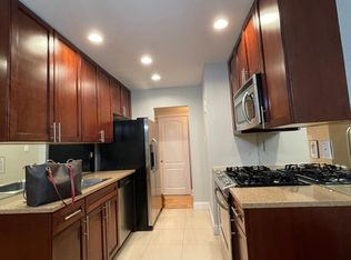 19 Gadsen Pl APT 2F, Staten Island, NY 10314