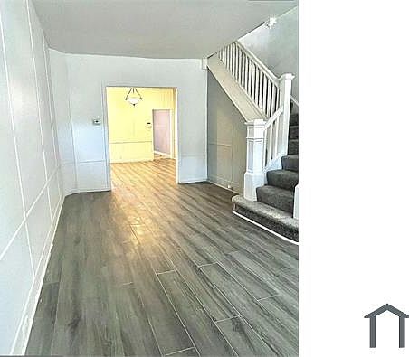 2nd image of 2828 Ellicott Dr