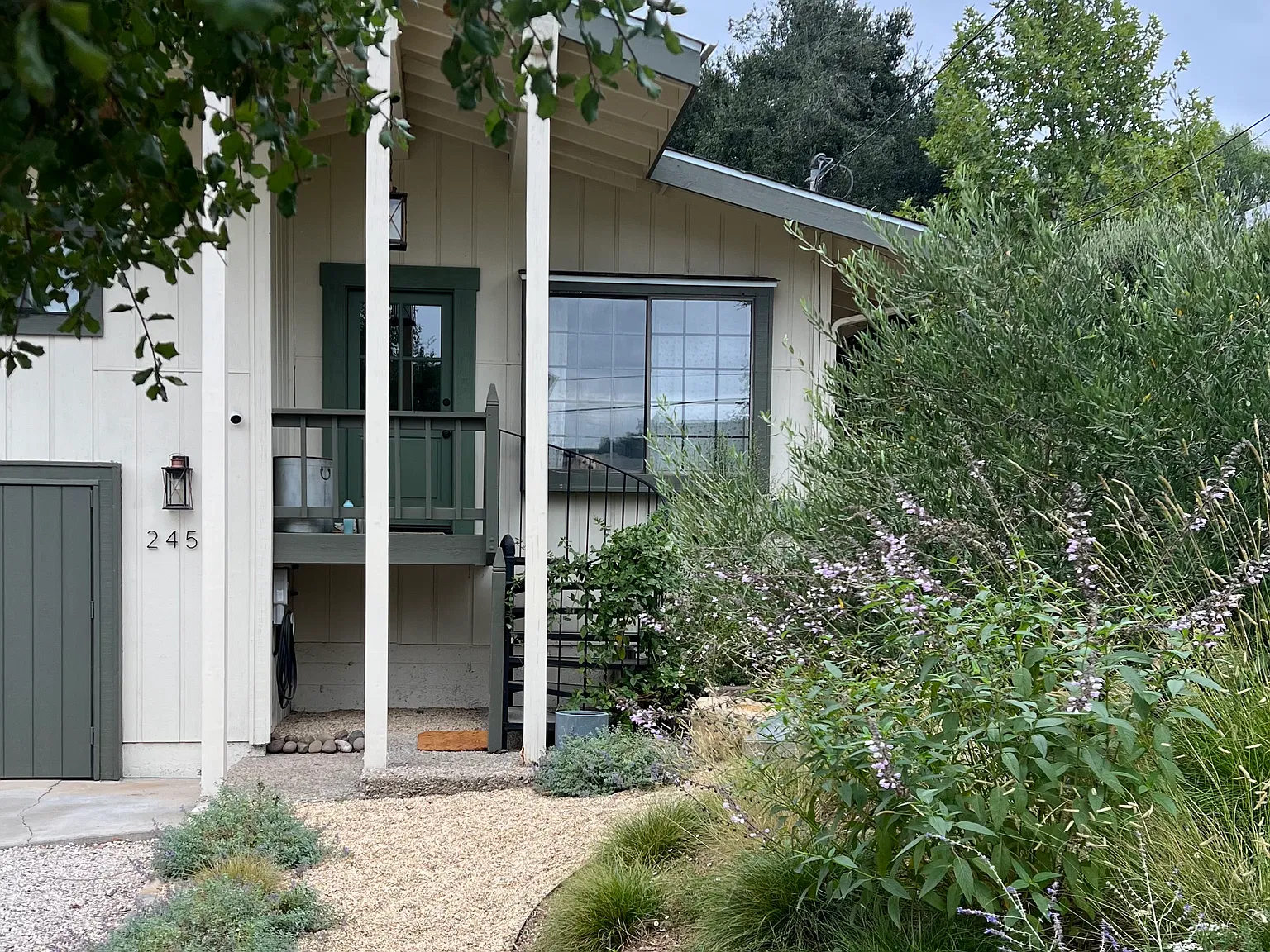 2455 Lucca Ave — Photo 2
