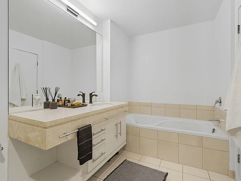 922 NW 11th Ave #110 — Photo 18