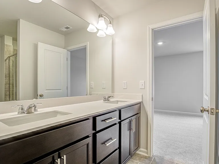 2437 Kasota Ln — Photo 29