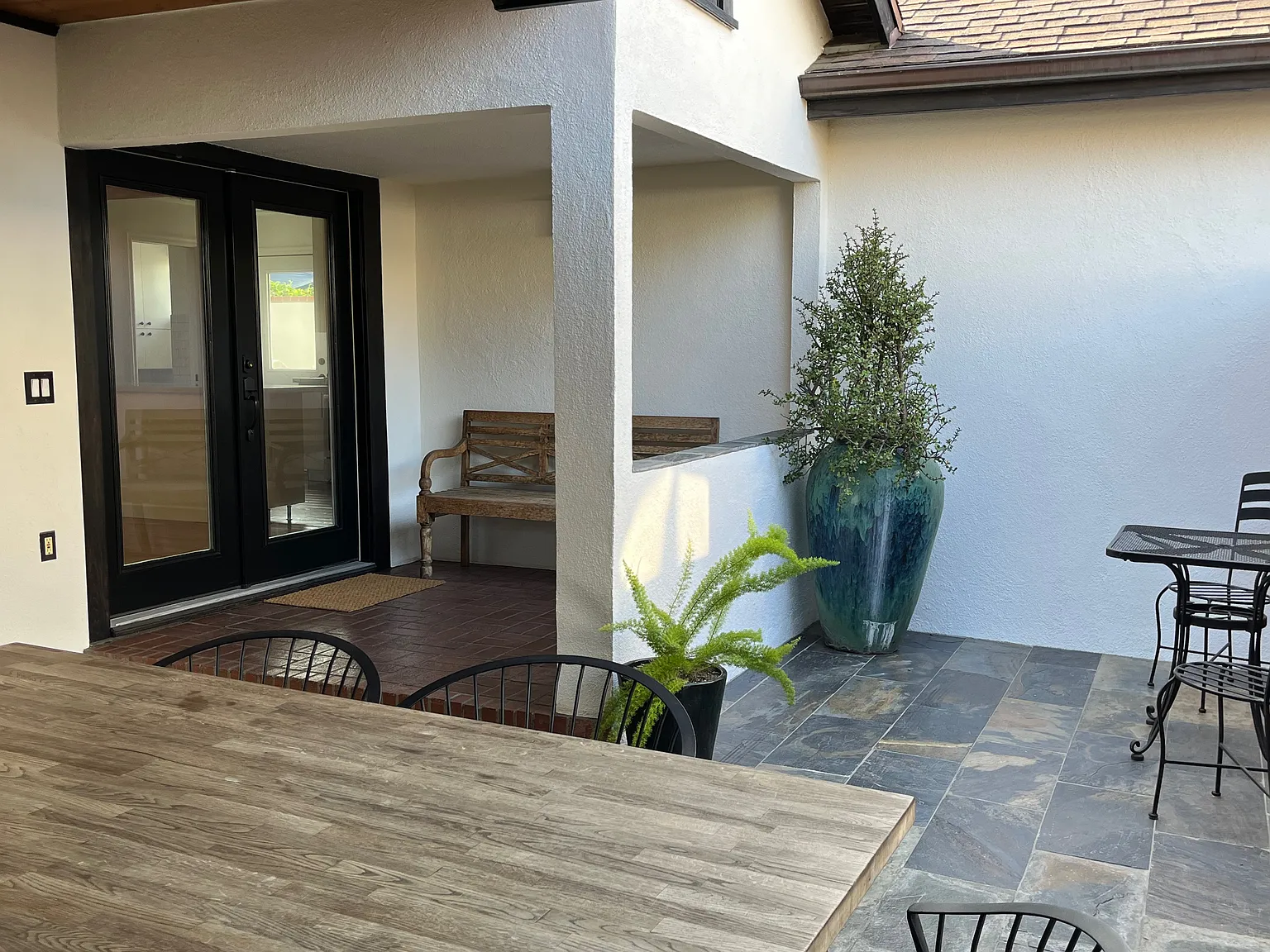 2 bed, 900 sqft, $4,000 — Photo 2