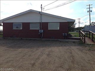 3rd image of 317 W Mosel Ave