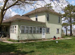 108 W 1st St, Fairfield, NE 68938