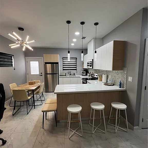 1421 Iris Ave #3 — Photo 3