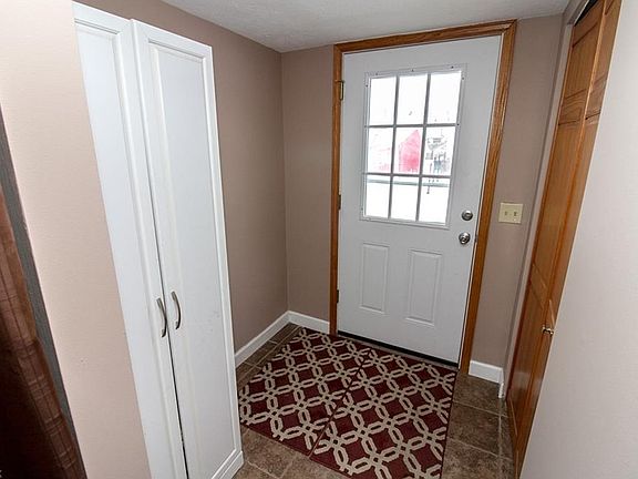 3rd image of 330 E 310th St