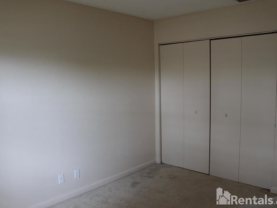 1st image of 521 Cypress Way W