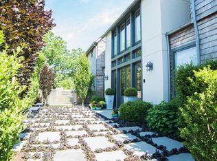 83 School St, Bridgehampton, NY 11932