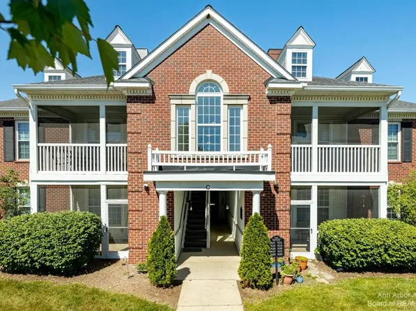 921 E Summerfield Gln, Ann Arbor, MI 48103