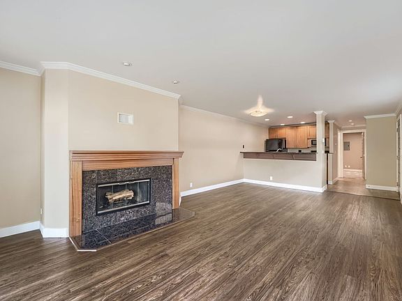 5th image of 17 Etruria St APT 203