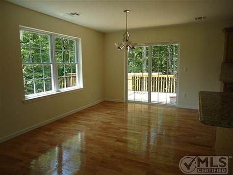 2nd image of 33 Glen Rock Cir