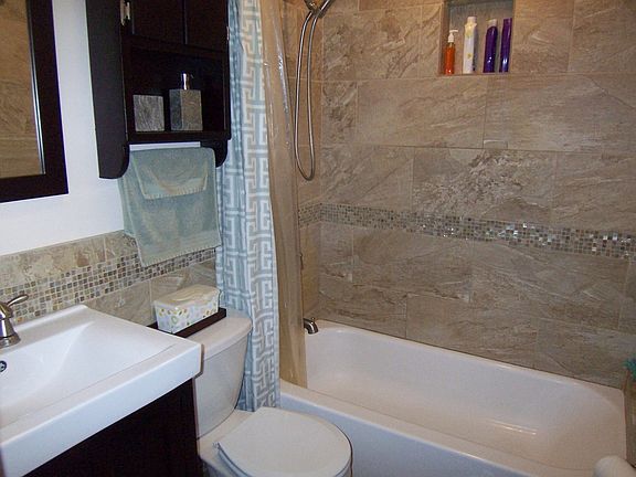 3rd image of 40523 N East Dr