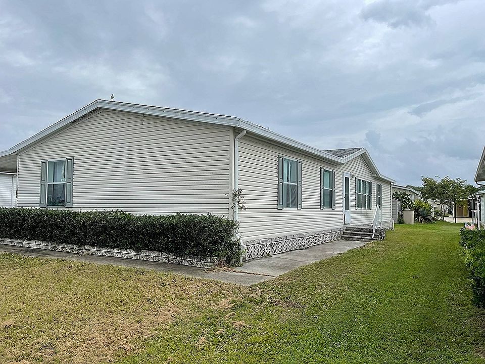 1st image of 580 Clover Ln