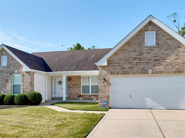 1030 Landing Place Dr, Lake Saint Louis, MO 63367