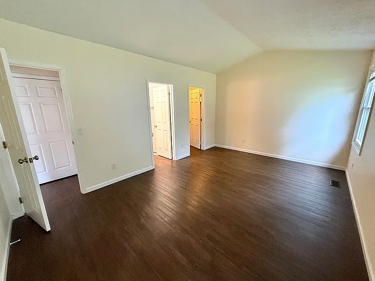 10029 Village Tree Ct — Photo 12