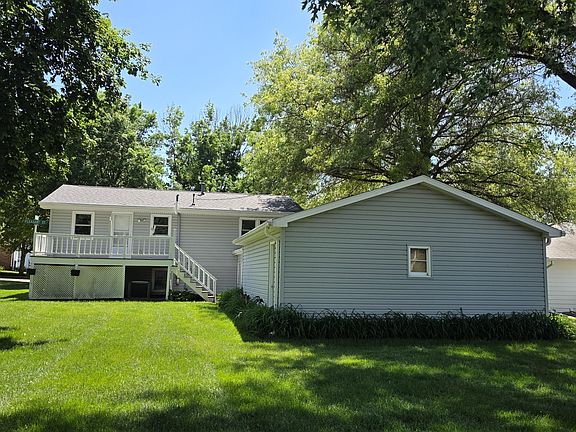 5th image of 540 Pleasant St