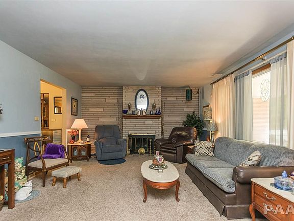 5th image of 113 W McGowan St