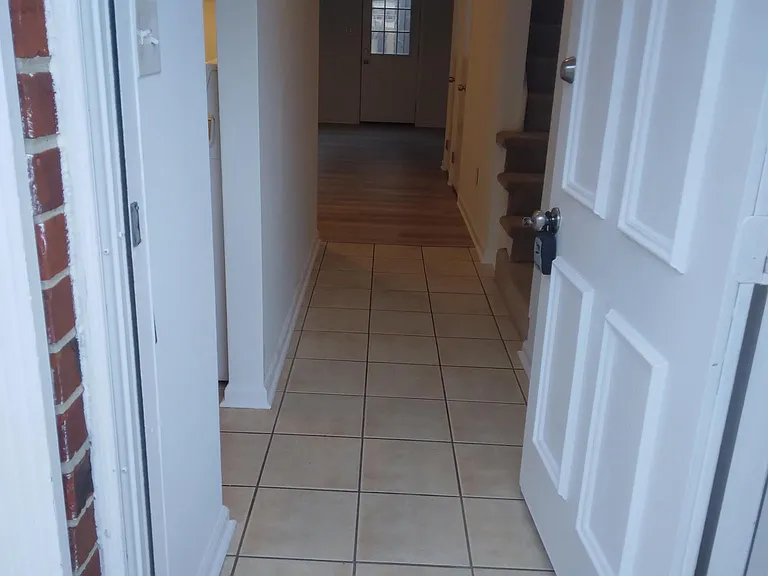 930 Maryland Ave — Photo 5