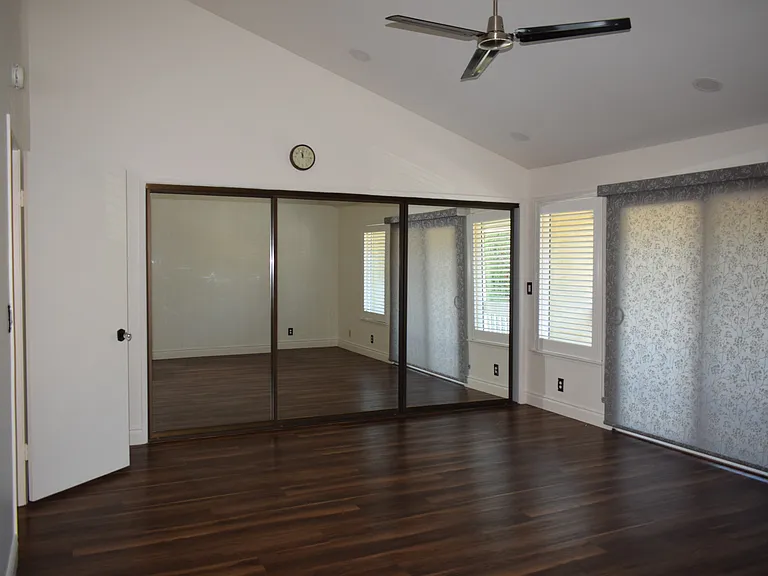 2923 Wilson Cmn — Photo 16