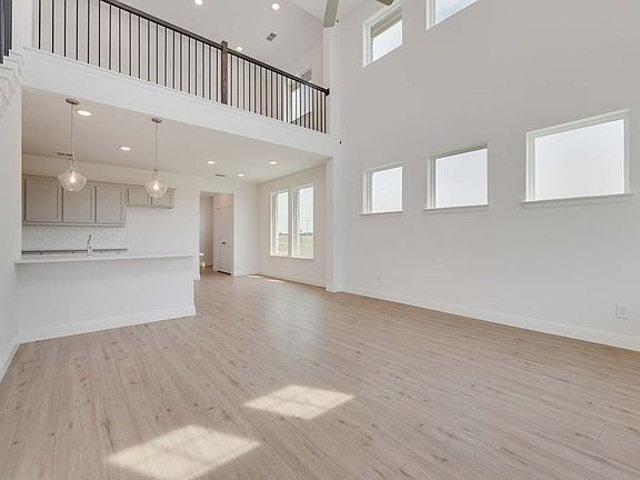 03_Newland_Representative Photo