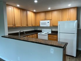 74 Kingswood Dr