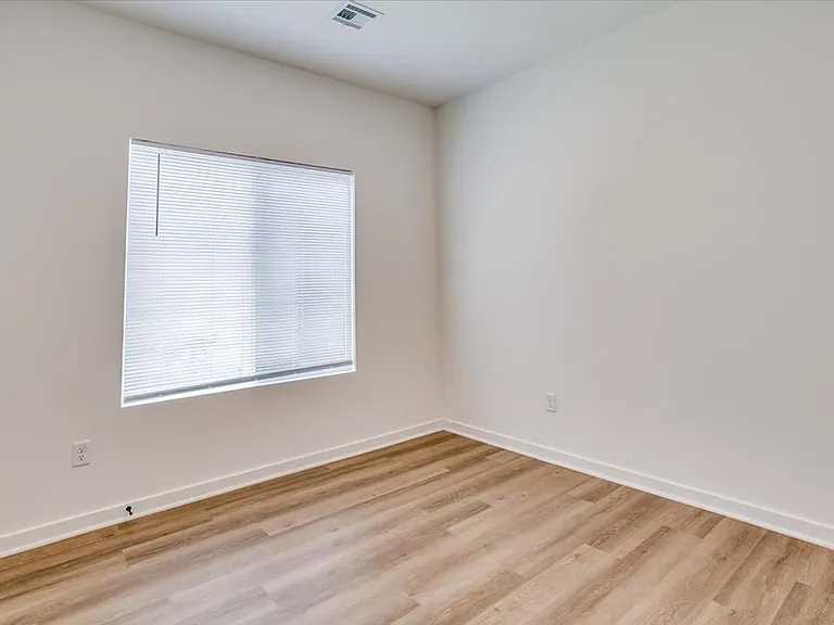 1939 Cody Ln — Photo 18